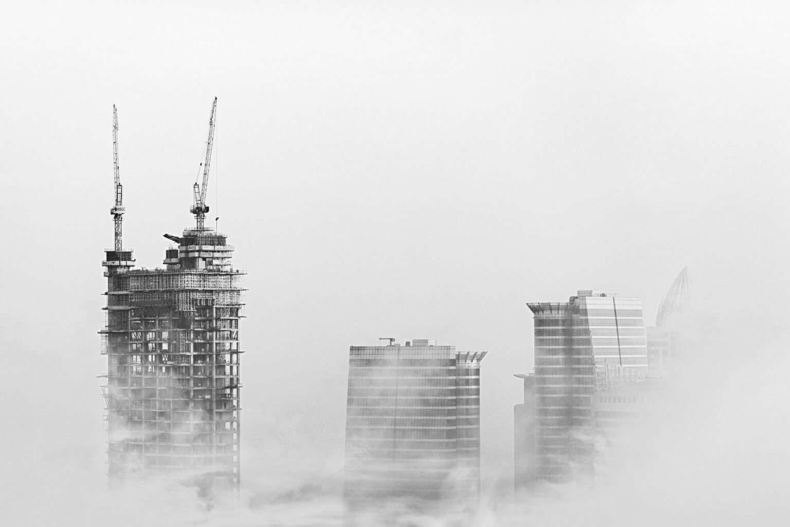 Off-Plan vs Ready Properties in Dubai: Which Investment Is Right for You?